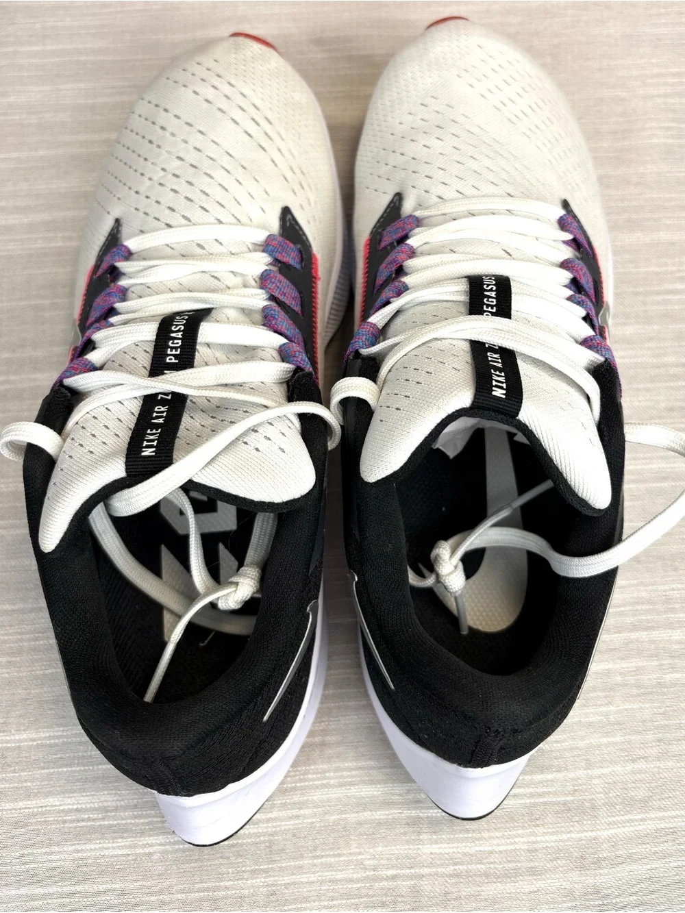 Size 9 - Nike Air Zoom Pegasus 38 White Metallic Silver W